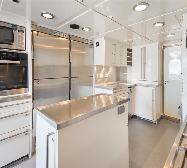 The 38m Yacht CHEETAH MOON