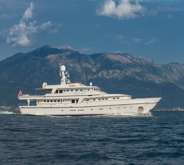 The 38m Yacht CHEETAH MOON