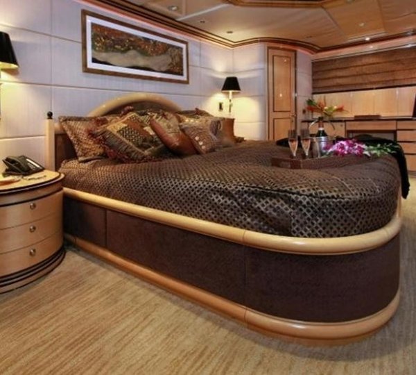 The 38m Yacht IMPULSIVE