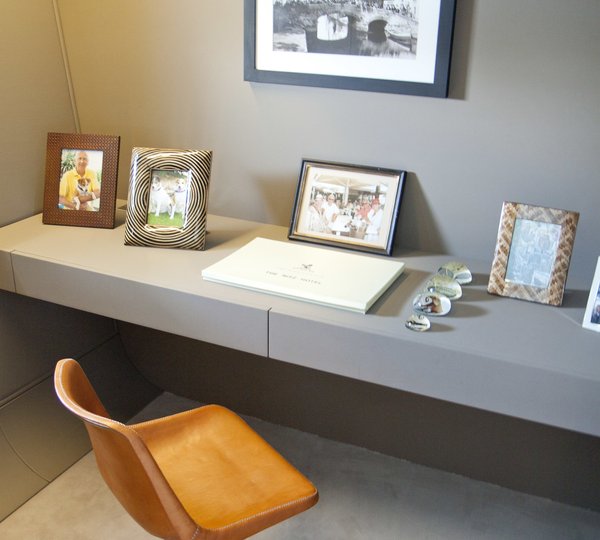 The 39m Yacht BEACHOUSE