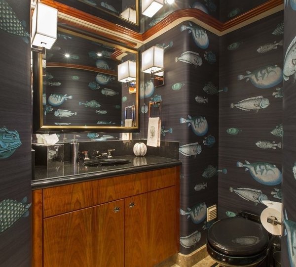 The 39m Yacht DESPERADO