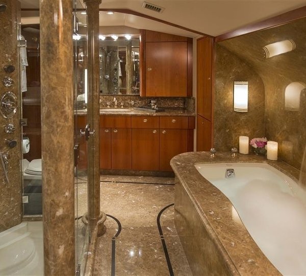 The 39m Yacht DESPERADO