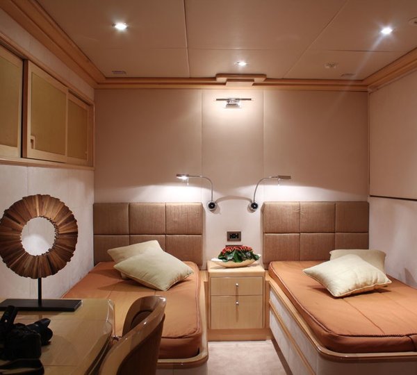 The 39m Yacht HAPPY DOLPHIN II