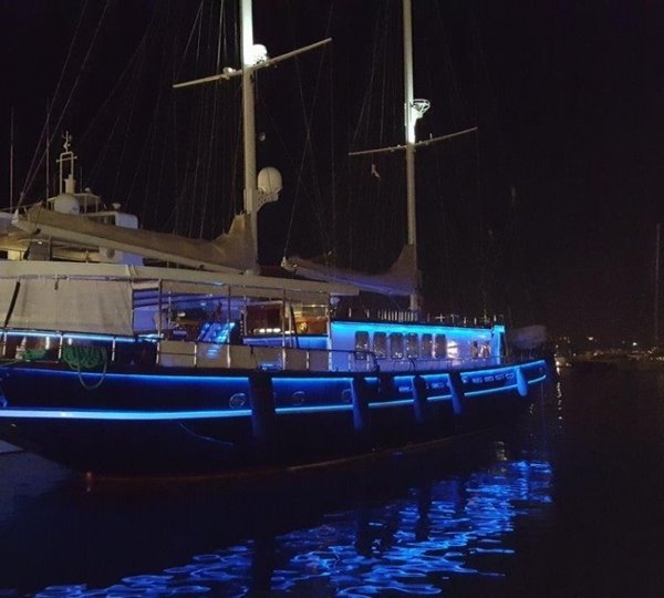 The 39m Yacht SEA DREAM