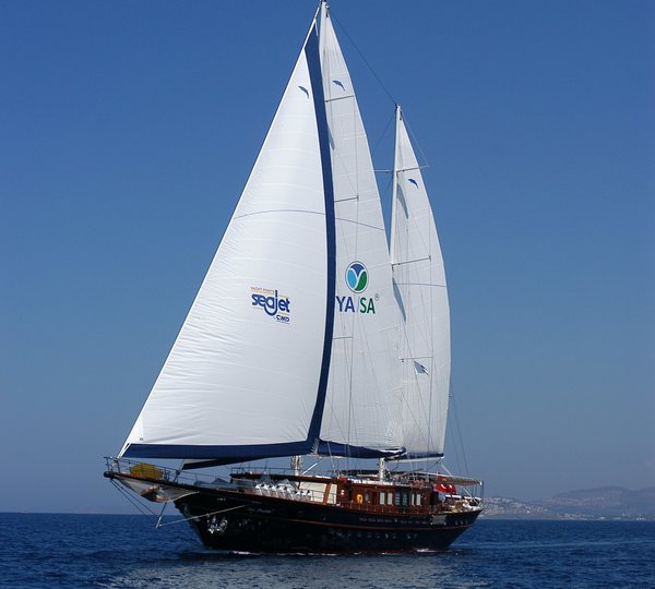 The 39m Yacht SEA DREAM