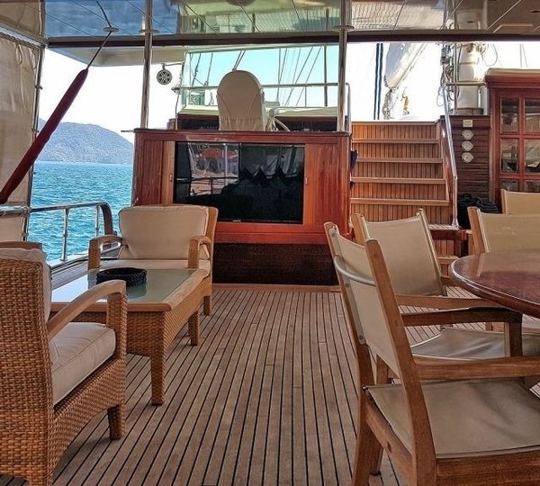 The 39m Yacht SEA DREAM