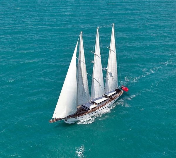 The 39m Yacht SOUTHERN CLOUD