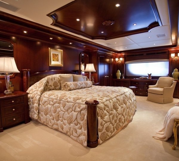 The 40m Yacht KERI LEE III