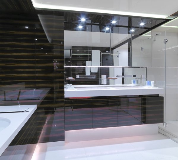 Main Master Bath On Board Yacht SIERRA ROMEO
