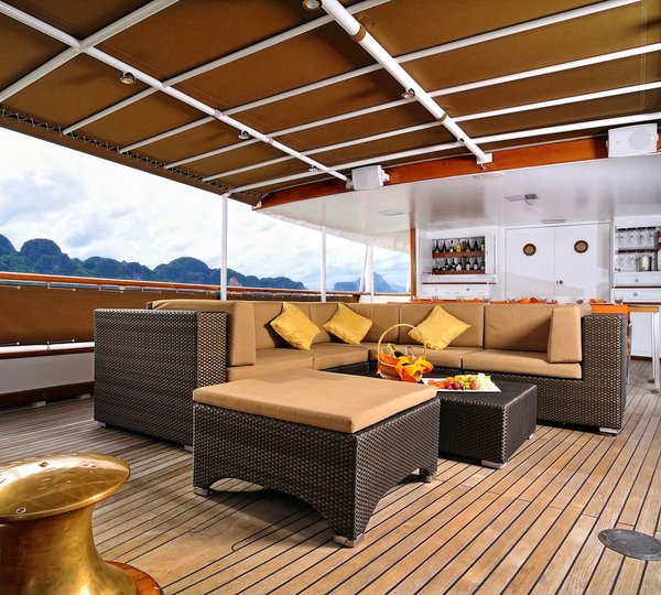 Bridgedeck Deck External Lounge On Yacht CALISTO