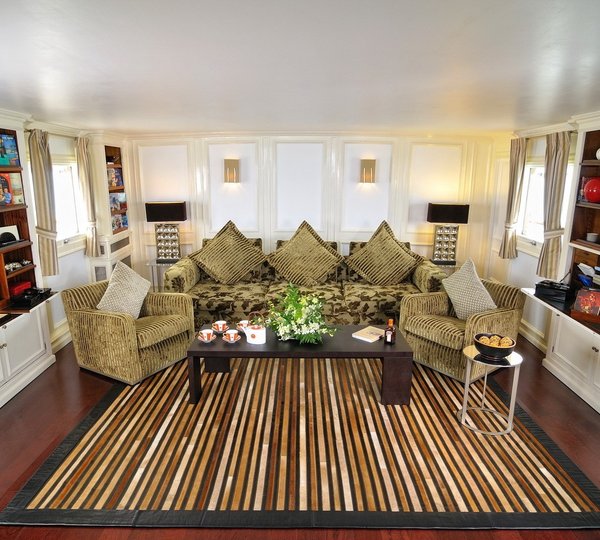 Profile: Yacht CALISTO's Premier Saloon Captured