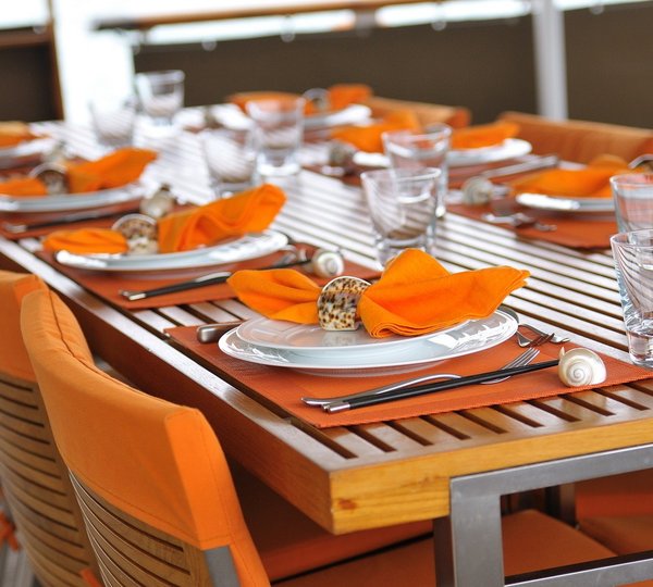 External Eating/dining Furniture On Board Yacht CALISTO