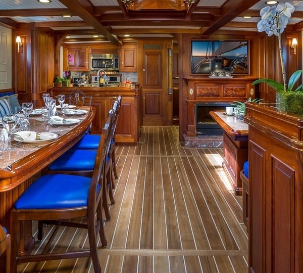 The 42m Yacht COLUMBIA