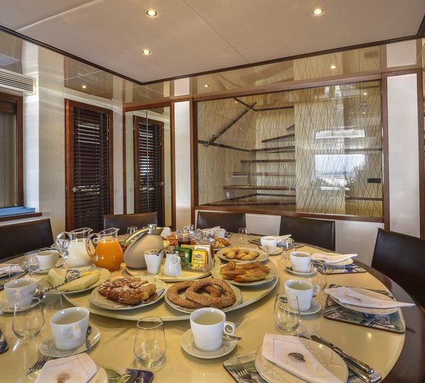 The 42m Yacht IDEFIX