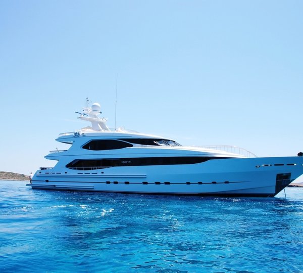 The 42m Yacht IDEFIX