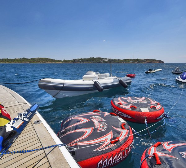 The 42m Yacht IDEFIX