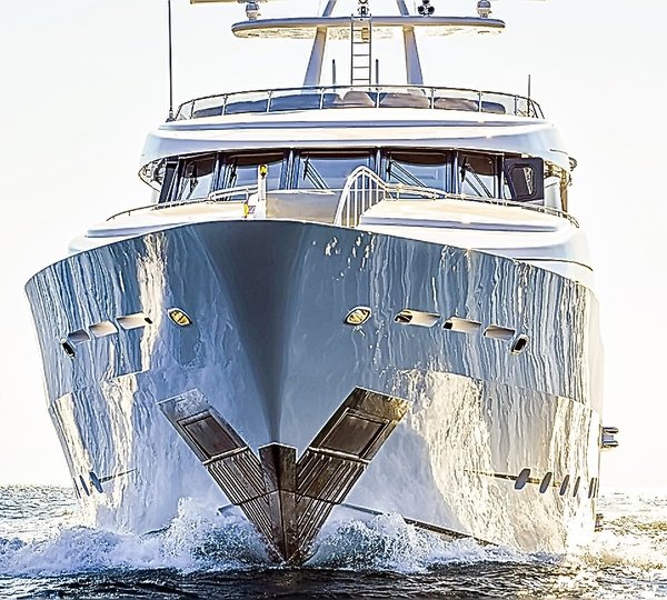 The 42m Yacht IDEFIX