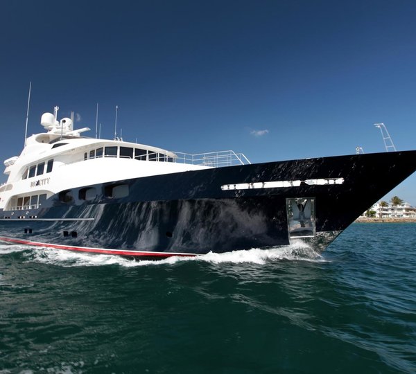 Cruising On Board Yacht WAKU