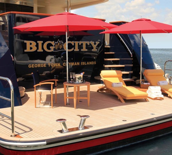 Beach Beachclub On Yacht WAKU