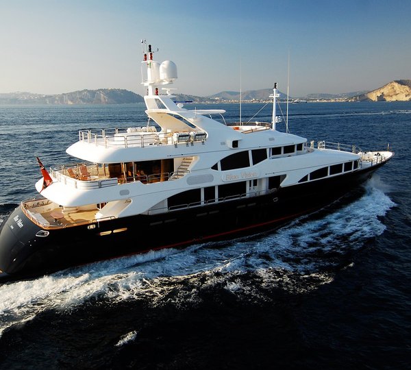 Overview: Yacht BLUE VISION's Cruising Photograph