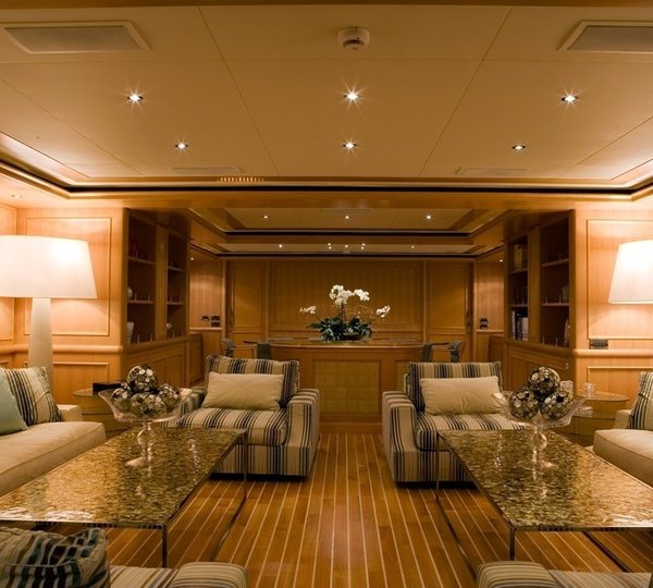 Premier Saloon On Yacht HANA