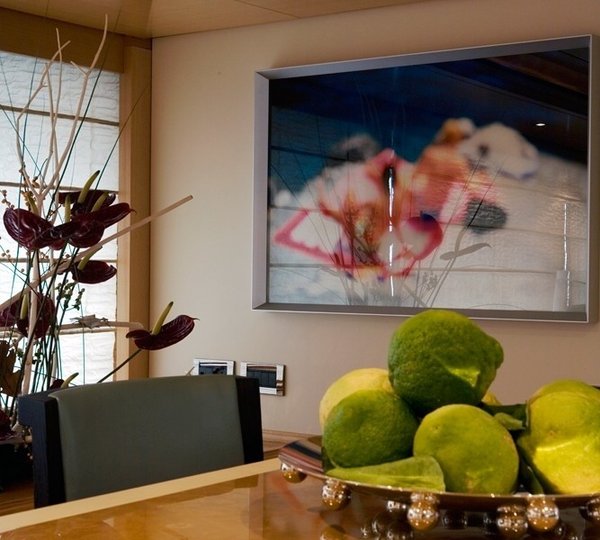 Eating/dining Close Up On Board Yacht HANA