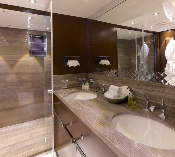 The 43m Yacht O'LEANNA