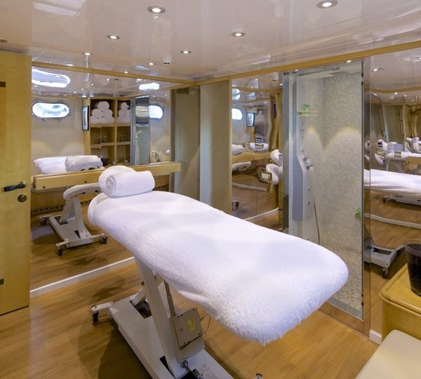 The 43m Yacht O'LEANNA