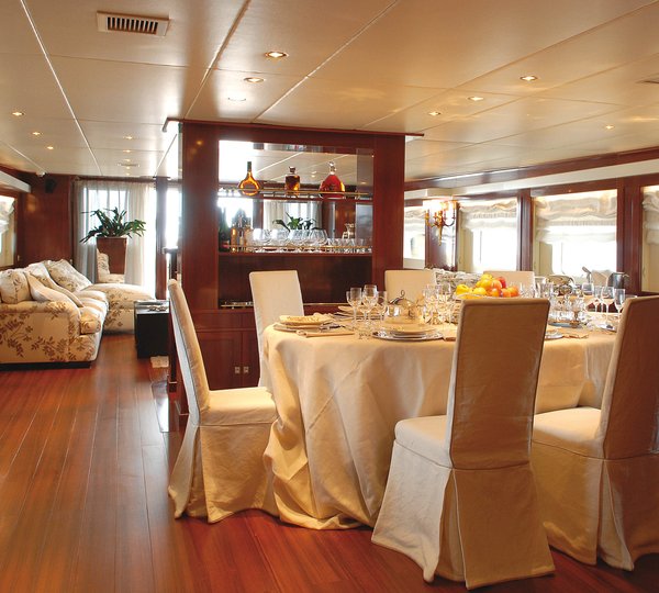 Eating/dining Furniture On Yacht ARIETE PRIMO