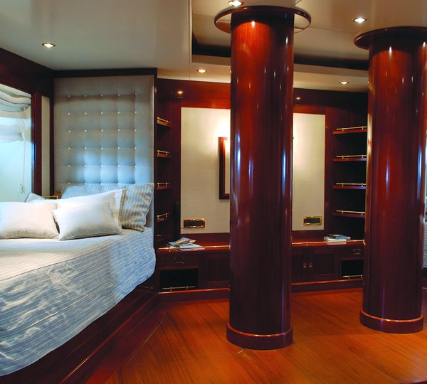 Twin Bed Cabin Aboard Yacht ARIETE PRIMO