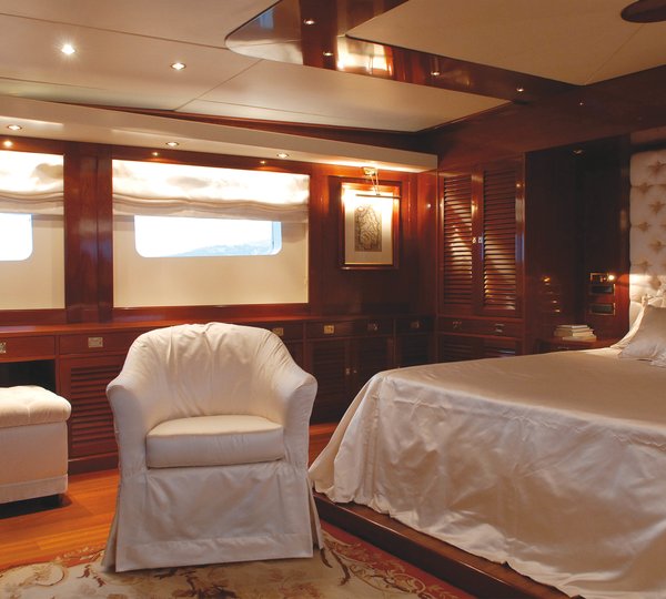 Sitting: Yacht ARIETE PRIMO's Main Master Cabin Pictured