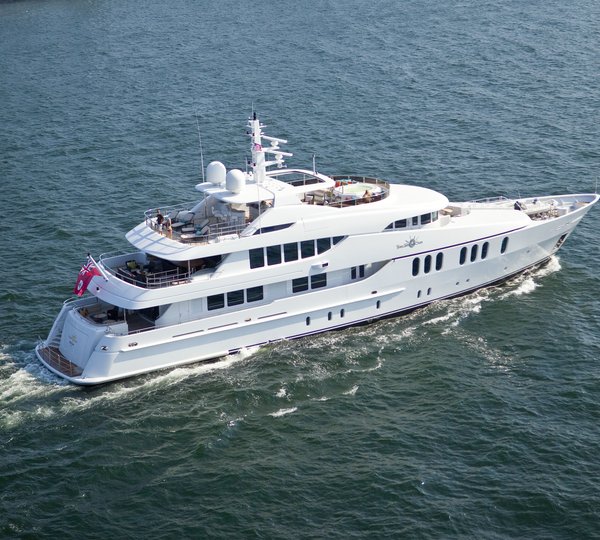 From Above Aspect: Yacht COCO VIENTE's Cruising Image