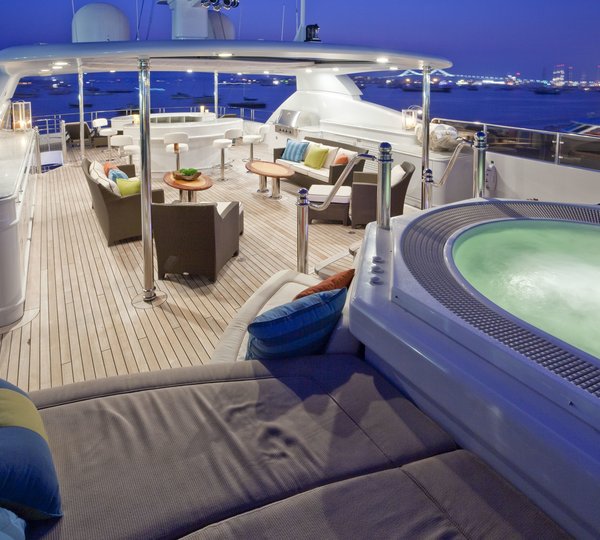 Jacuzzi Pool With Sitting On Yacht COCO VIENTE
