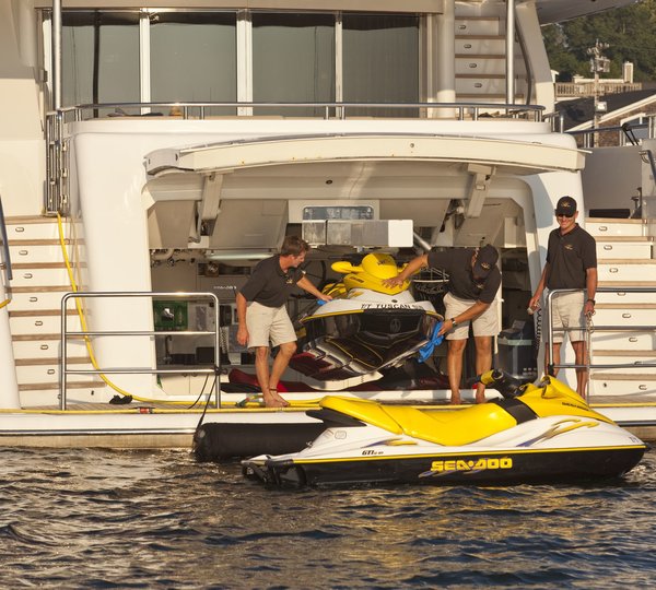 Beach Beachclub Aboard Yacht COCO VIENTE