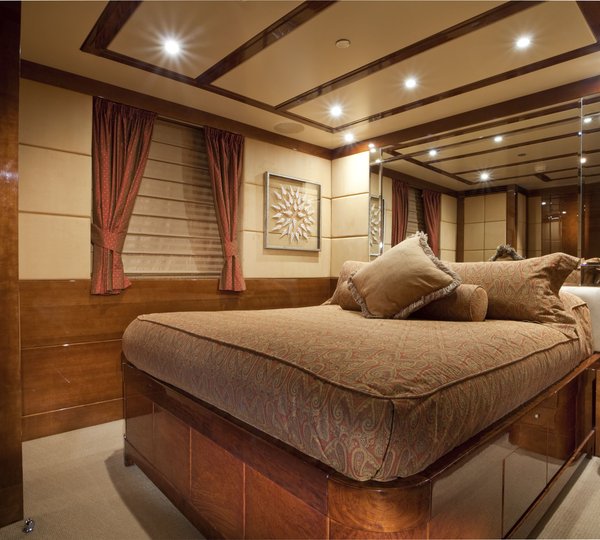 Guest's Cabin On Yacht COCO VIENTE