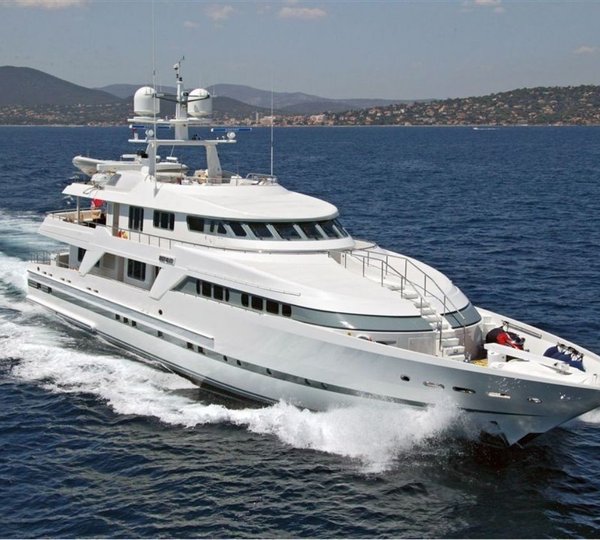 Running profile of 44m Oceanco Yacht