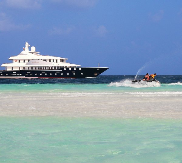 Jetski Skiing Aboard Yacht DHAAINKAN'BAA
