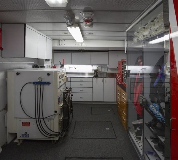 The 44m Yacht I LOVE THIS BOAT