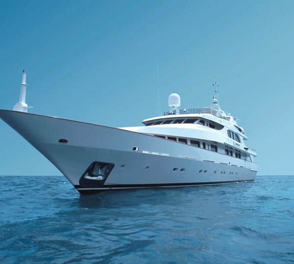 Forward Aspect On Yacht IL SOLE