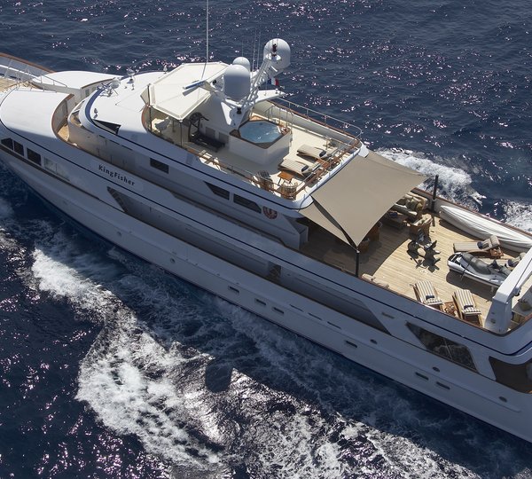 Cruising On Board Yacht PRAXIS