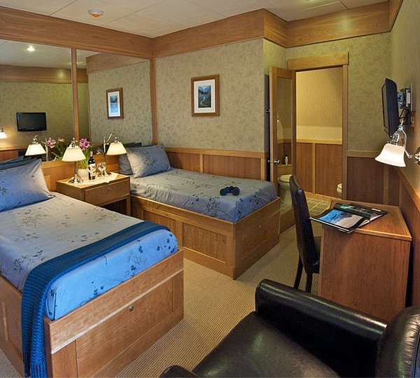 Twin Bed Cabin On Board Yacht SAFARI EXPLORER