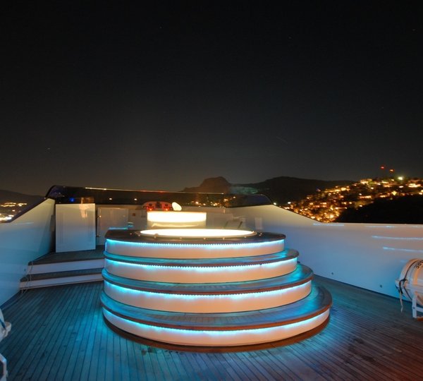 Life On Yacht SEASTAR