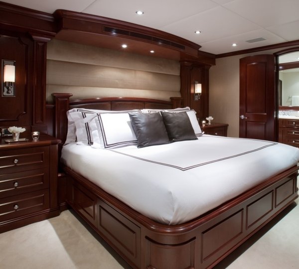 King Cabin On Yacht CARPE DIEM II