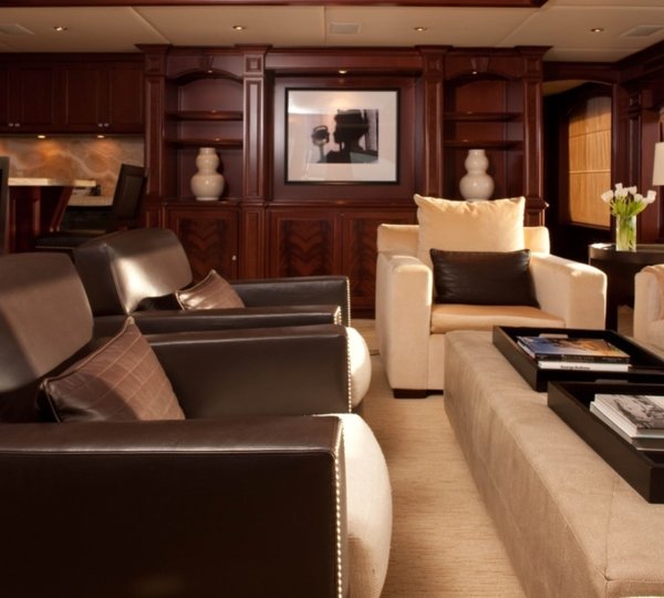 Sky-lounge Profile Aboard Yacht CARPE DIEM II