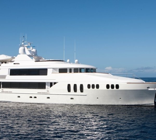 Premier Overview On Yacht CARPE DIEM II