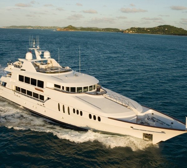 Cruising On Yacht CARPE DIEM II