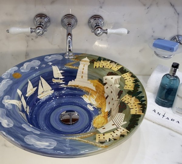 Close Up: Yacht ANTARA's Bath Photograph