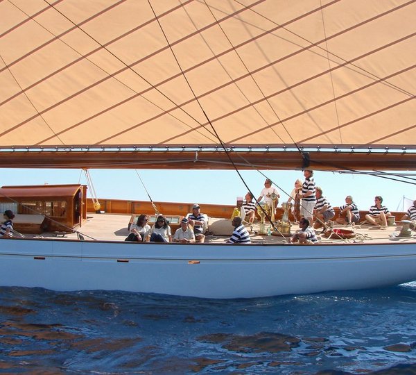 Profile Aspect On Board Yacht LULWORTH