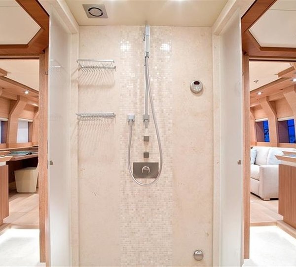 The 46m Yacht ONENESS