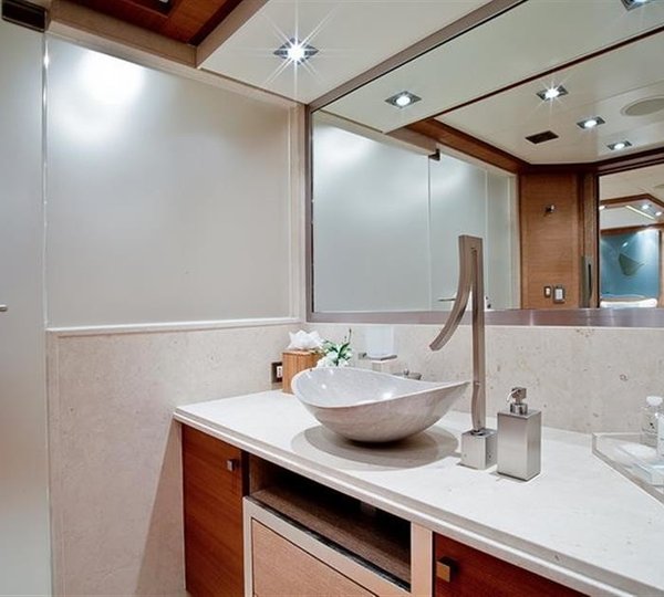 The 46m Yacht ONENESS